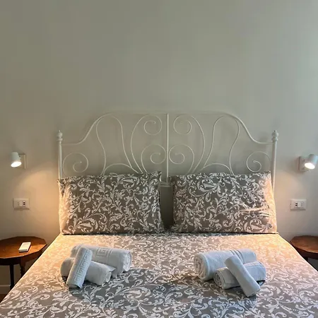 Acadamis Maison Mara - Quadrilatero *